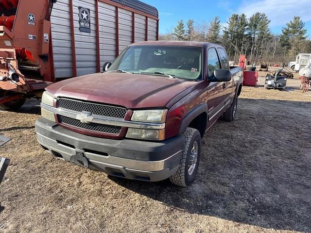 Image of Chevrolet 2500HD equipment image 1