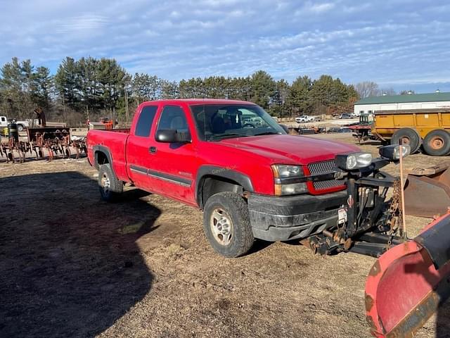 Image of Chevrolet 2500HD equipment image 3