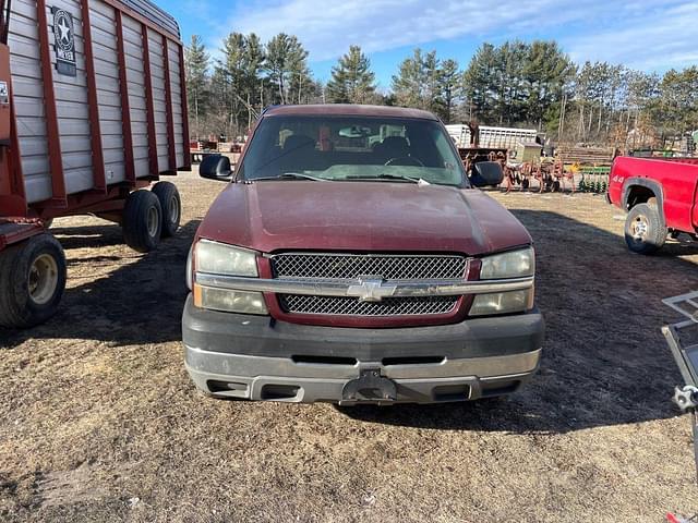 Image of Chevrolet 2500HD equipment image 2