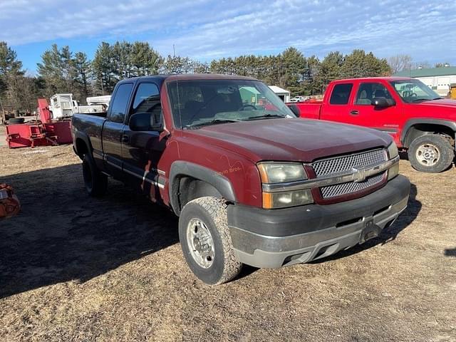 Image of Chevrolet 2500HD equipment image 3