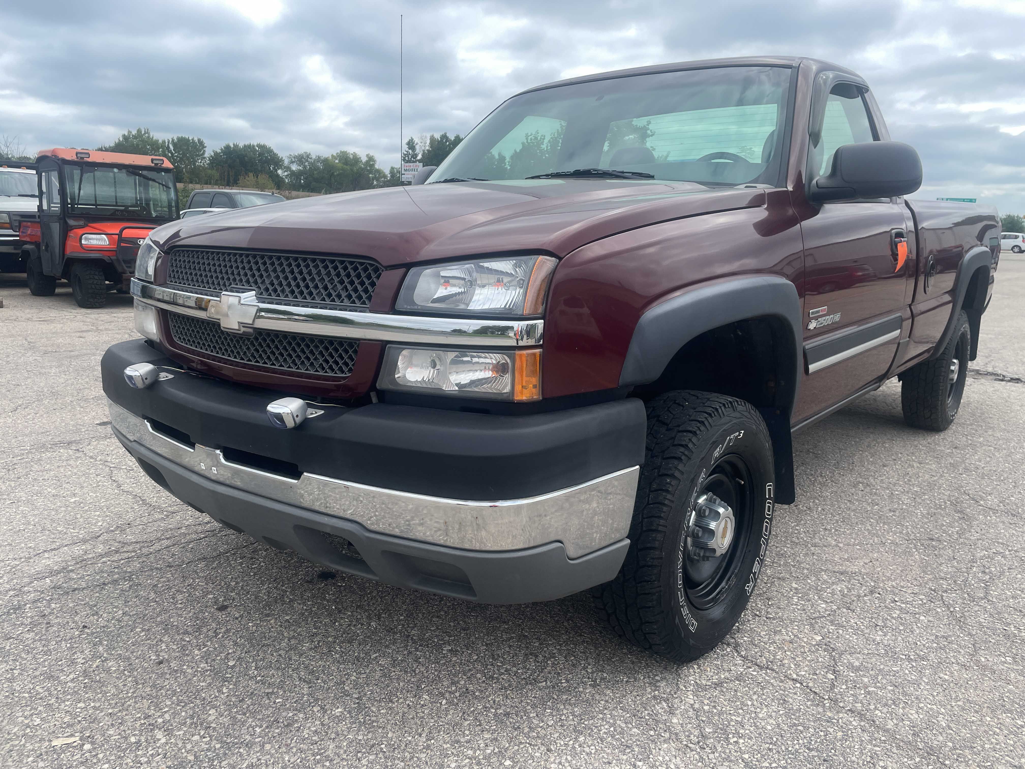 2003 Chevrolet 2500HD Equipment Image0
