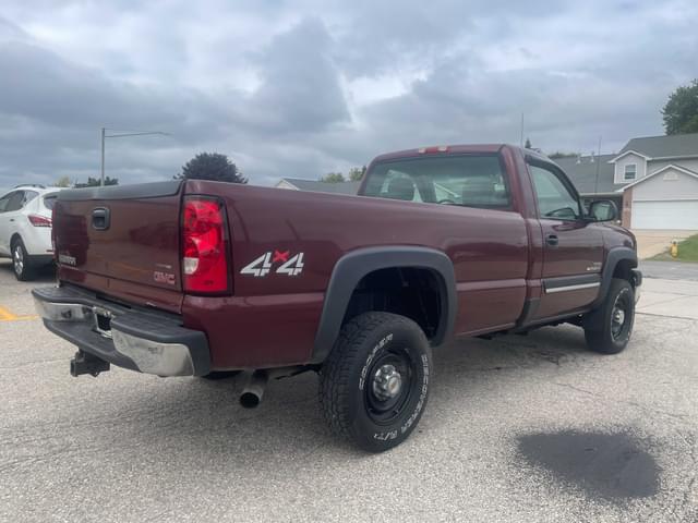Image of Chevrolet 2500HD equipment image 4