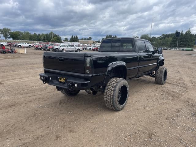 Image of Chevrolet 2500 equipment image 4
