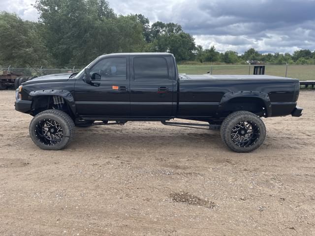 Image of Chevrolet 2500 equipment image 1