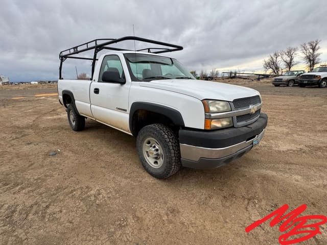 Image of Chevrolet 2500HD equipment image 2