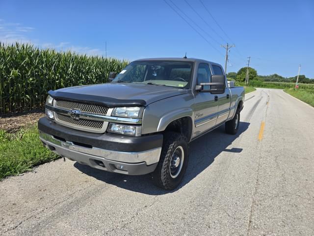 Image of Chevrolet 2500HD equipment image 1