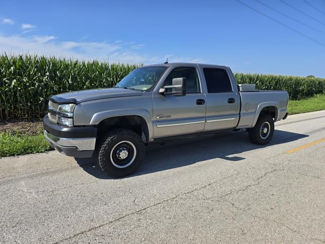 Image of Chevrolet 2500HD equipment image 4