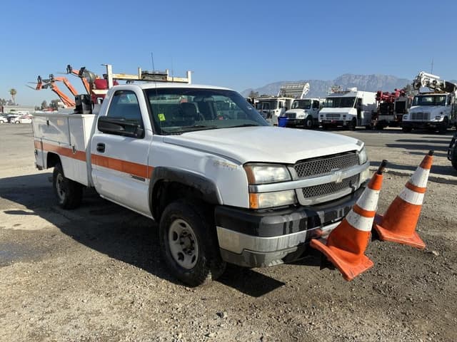 Image of Chevrolet 2500 equipment image 1