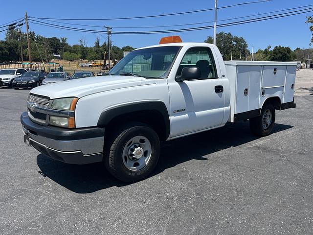 Image of Chevrolet 2500 equipment image 1