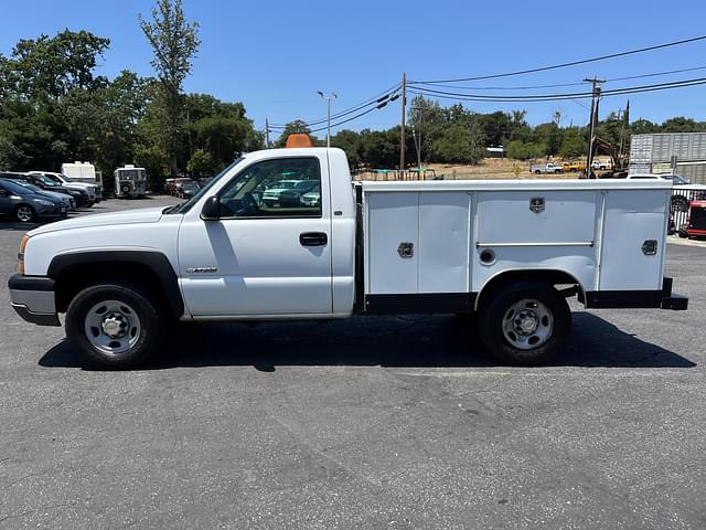 Image of Chevrolet 2500 equipment image 2