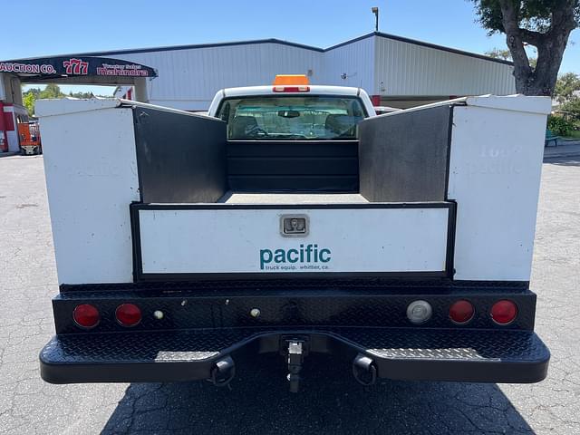 Image of Chevrolet 2500 equipment image 4