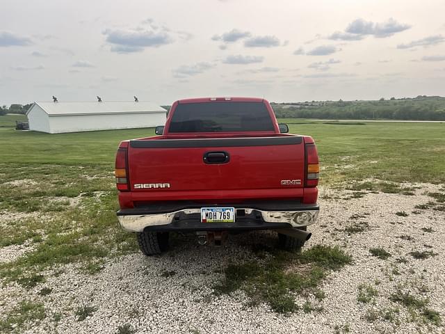 Image of Chevrolet 2500HD equipment image 3