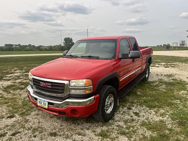 Image of Chevrolet 2500HD equipment image 1
