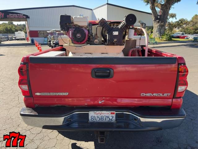 Image of Chevrolet 2500HD equipment image 4