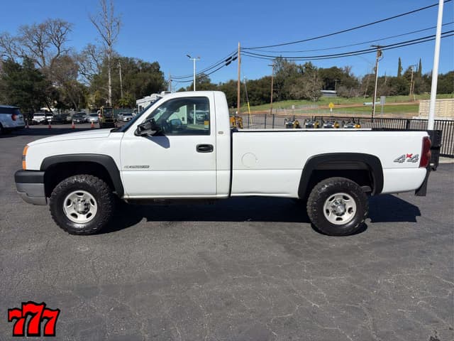 Image of Chevrolet 2500HD equipment image 2