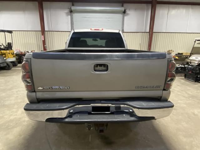 Image of Chevrolet 2500HD equipment image 4