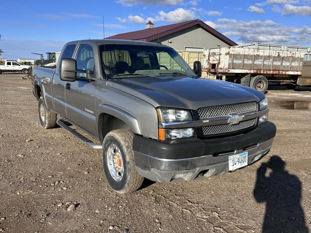 Image of Chevrolet 2500HD equipment image 1