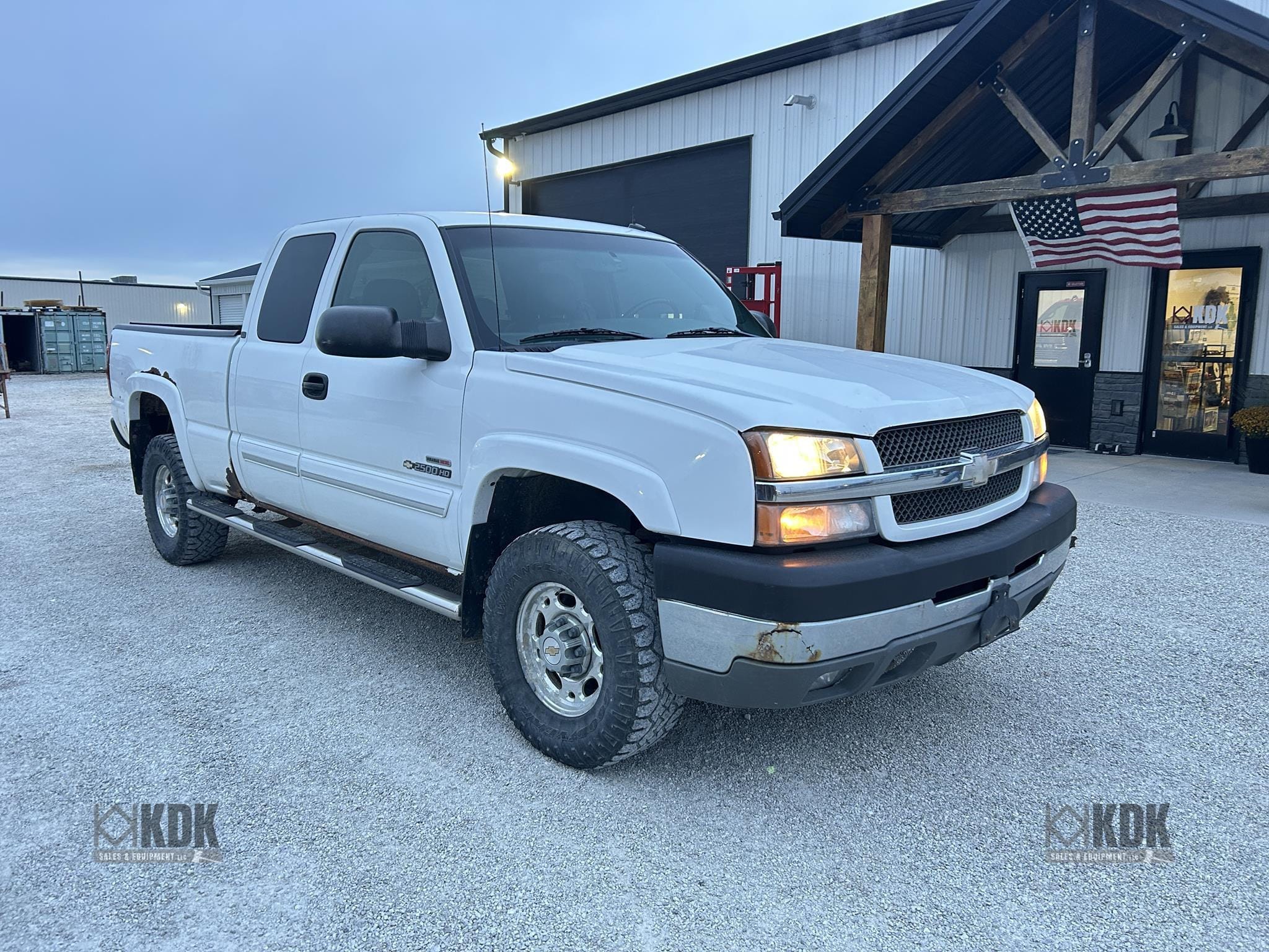 2003 Chevrolet 2500HD Equipment Image0