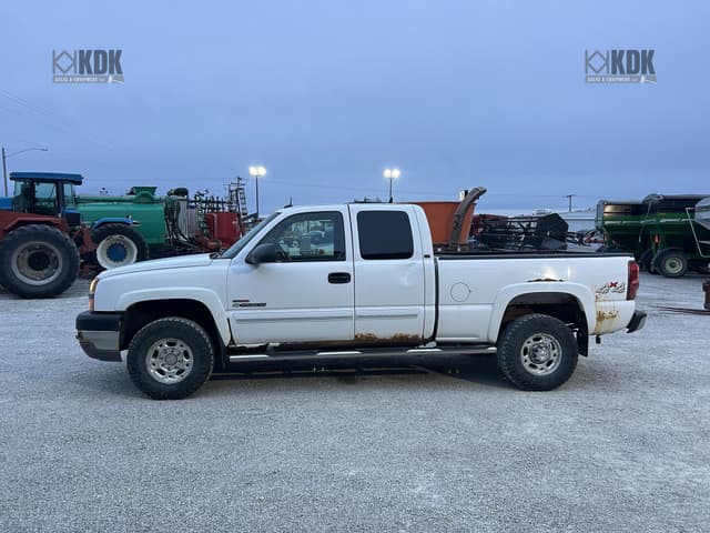 Image of Chevrolet 2500HD equipment image 1