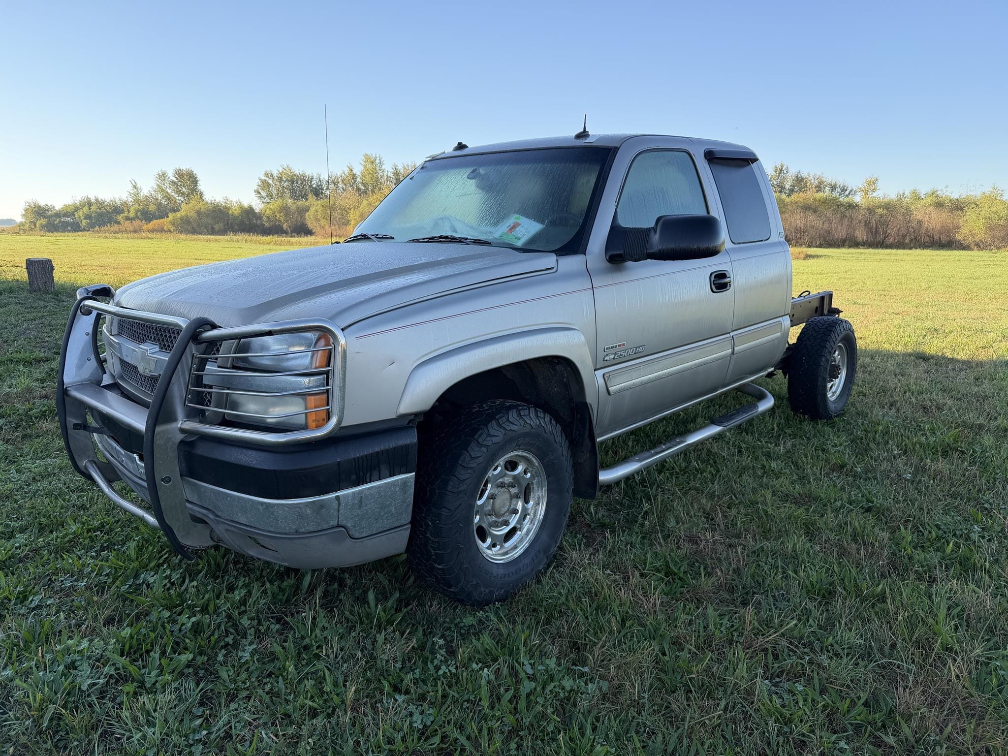 2003 Chevrolet 2500HD Equipment Image0