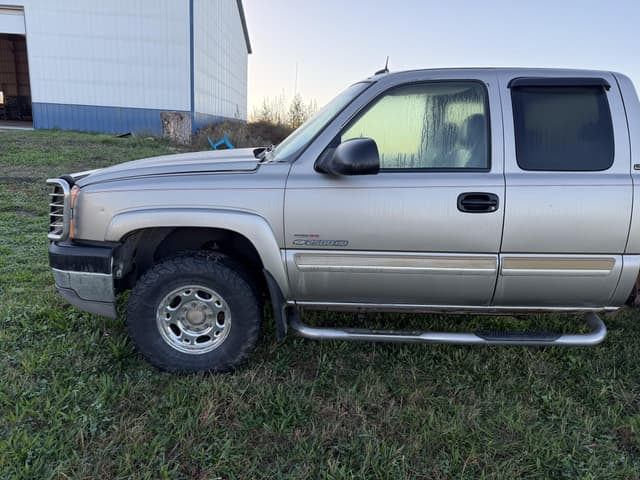 Image of Chevrolet 2500HD equipment image 1