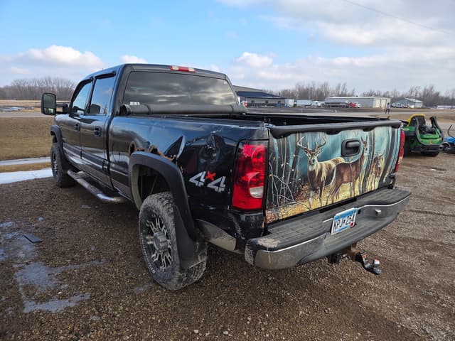 Image of Chevrolet 2500HD equipment image 2