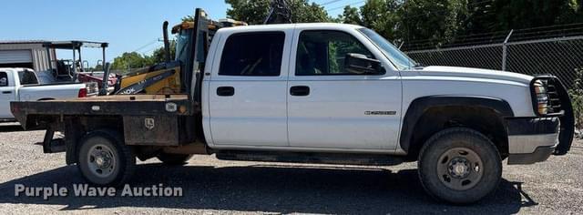 Image of Chevrolet 2500HD equipment image 3
