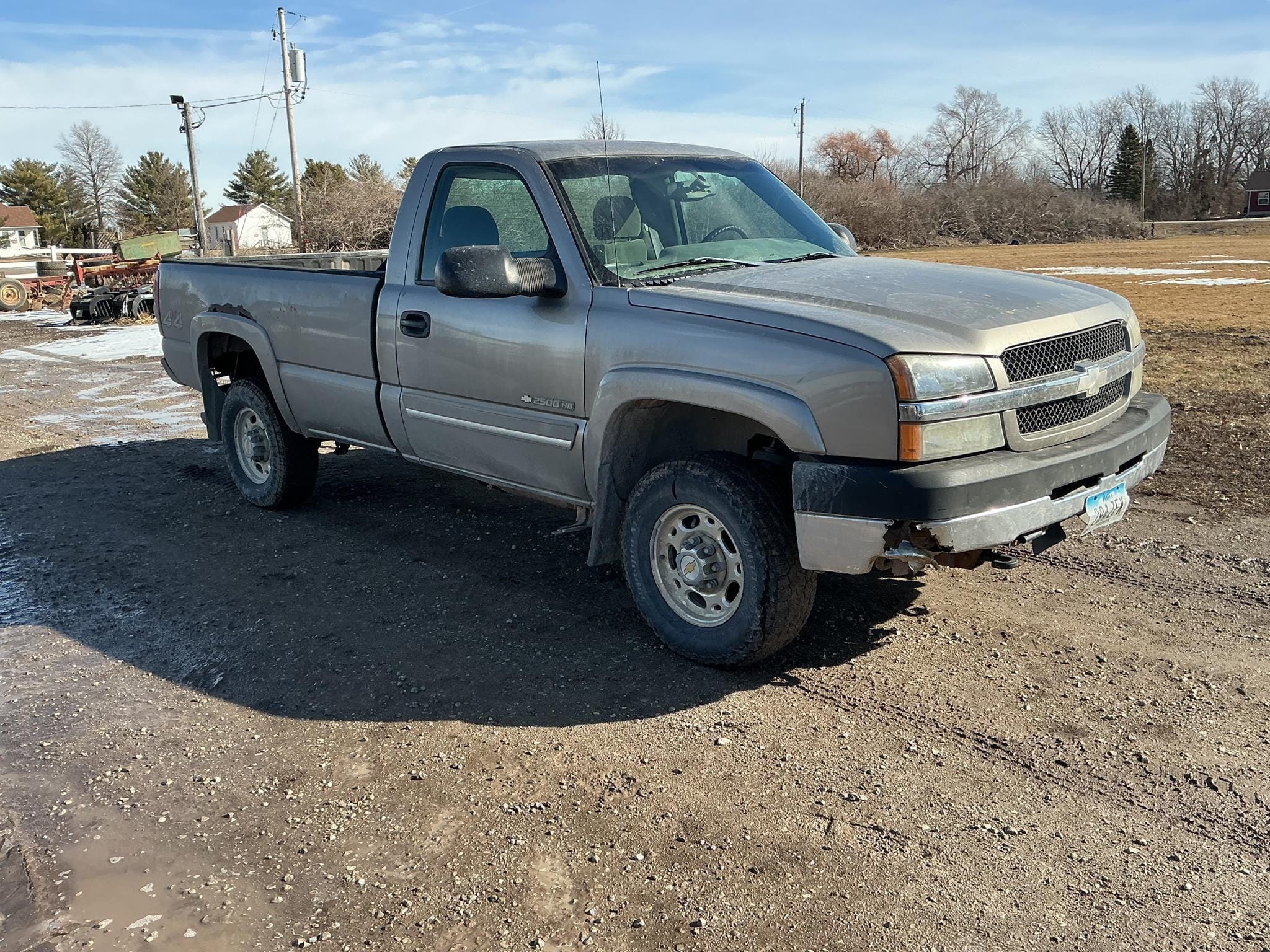 2003 Chevrolet 2500HD Equipment Image0