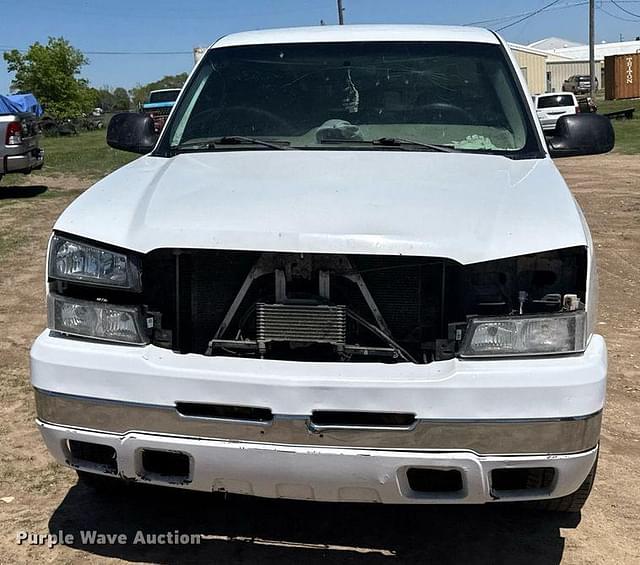 Image of Chevrolet 2500HD equipment image 1