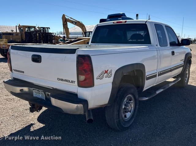 Image of Chevrolet 2500HD equipment image 4