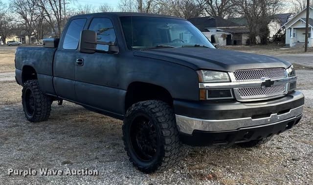 Image of Chevrolet 2500HD equipment image 2