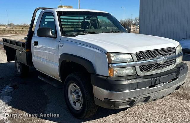 Image of Chevrolet 2500HD equipment image 2