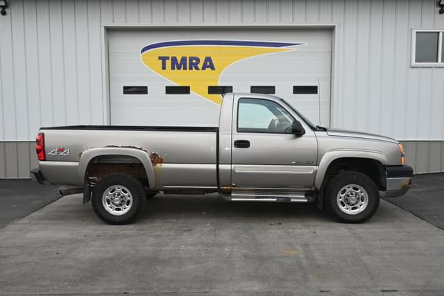 Image of Chevrolet 2500HD equipment image 1