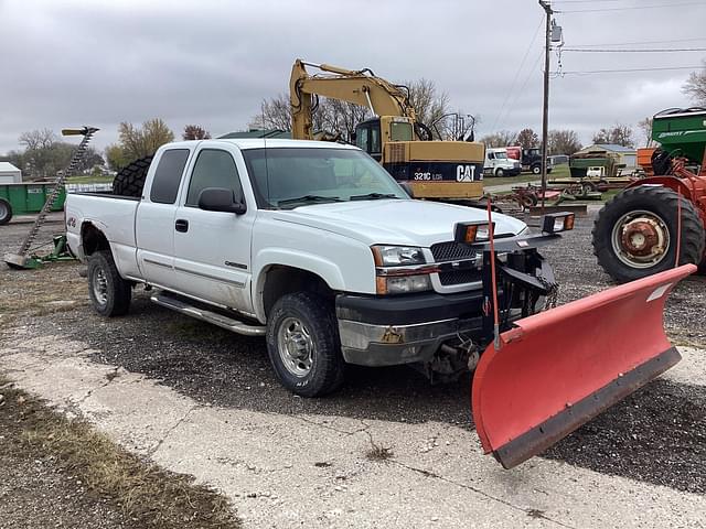 Image of Chevrolet 2500HD equipment image 4