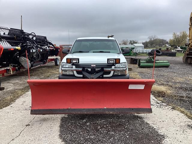 Image of Chevrolet 2500HD equipment image 2