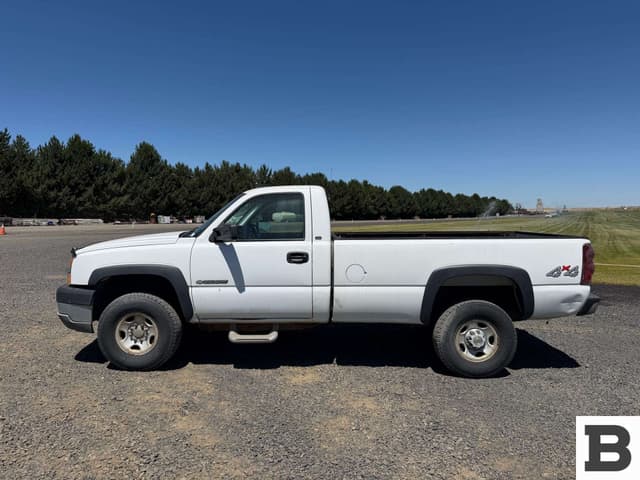Image of Chevrolet 2500HD equipment image 1
