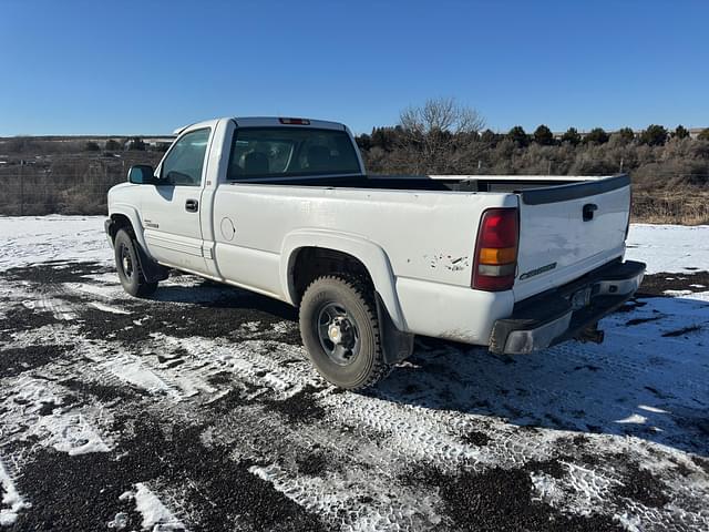 Image of Chevrolet 2500HD equipment image 2