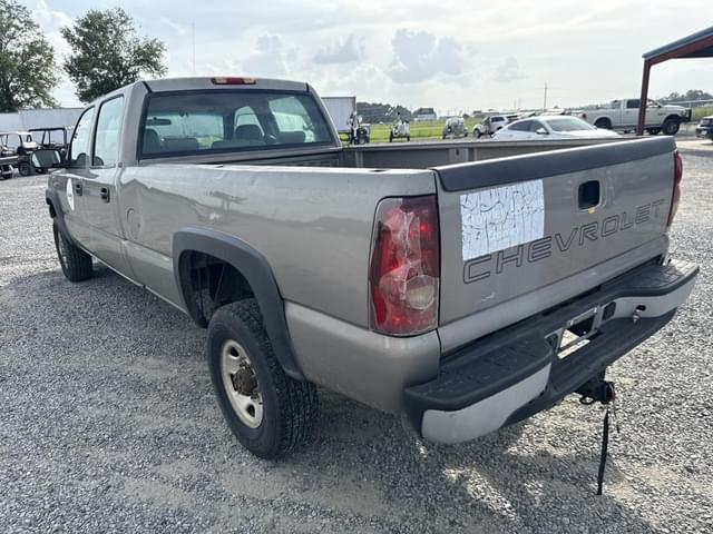 Image of Chevrolet 2500HD equipment image 2