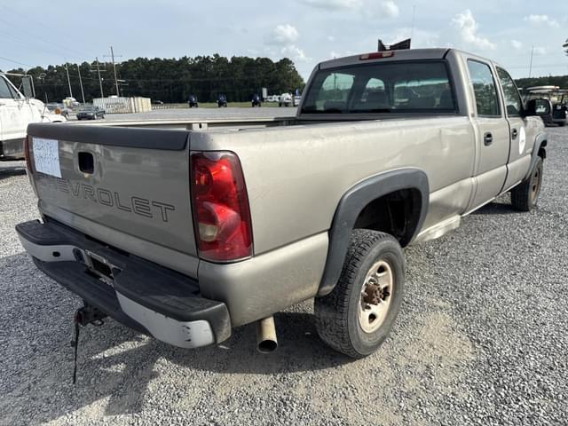 Image of Chevrolet 2500HD equipment image 4