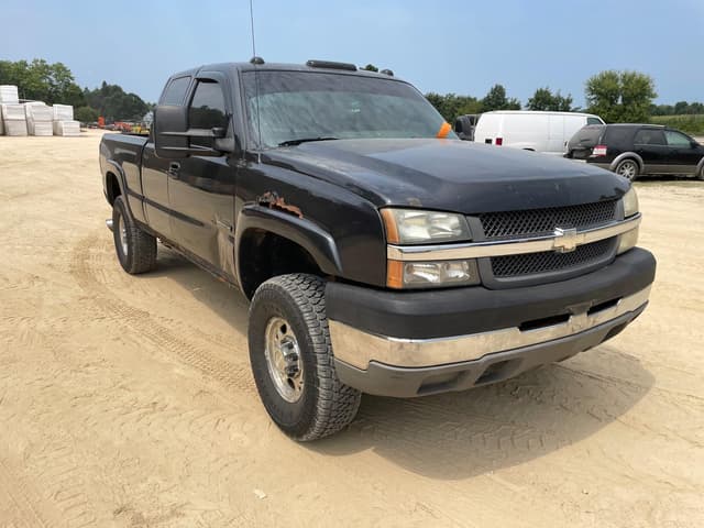 Image of Chevrolet 2500HD equipment image 2