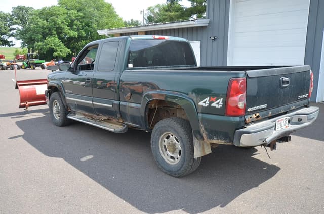 Image of Chevrolet 2500HD equipment image 1