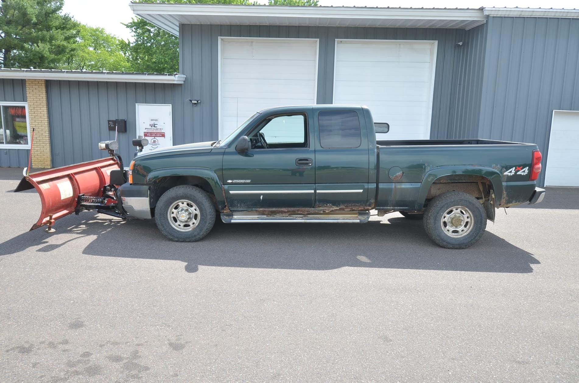 2003 Chevrolet 2500HD Equipment Image0