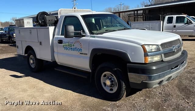 Image of Chevrolet 2500HD equipment image 2