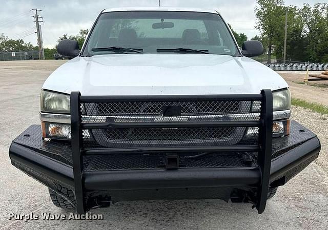Image of Chevrolet 2500HD equipment image 1