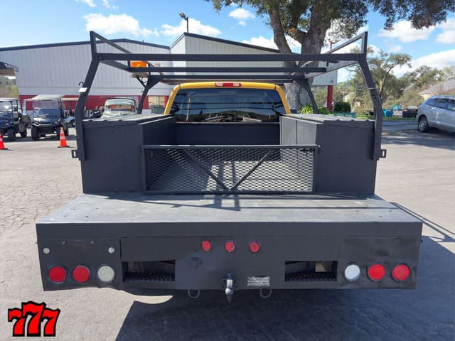 Image of Chevrolet 3500 equipment image 3