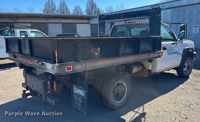 Image of Chevrolet 3500 equipment image 4