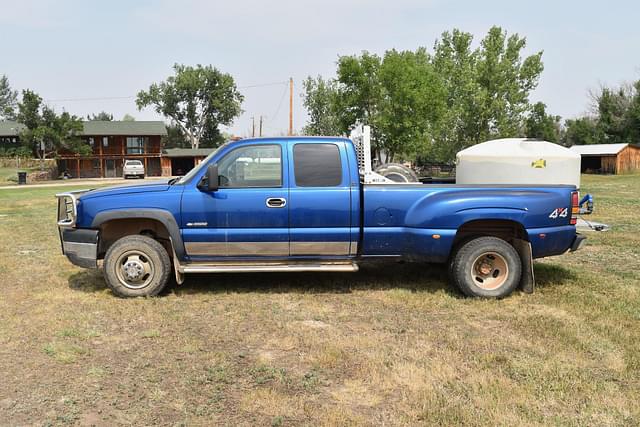 Image of Chevrolet 3500 equipment image 2