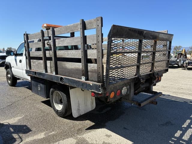 Image of Chevrolet 3500 equipment image 3