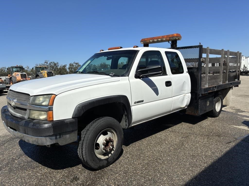 2003 Chevrolet 3500 Equipment Image0