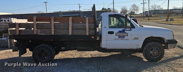 Image of Chevrolet 3500 equipment image 3